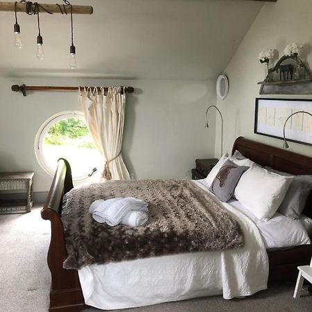 The Jockey Room Hideaway Spurstow Экстерьер фото