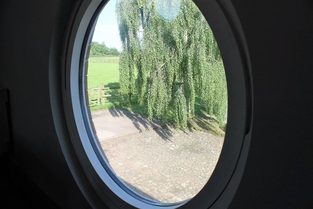 The Jockey Room Hideaway Spurstow Экстерьер фото