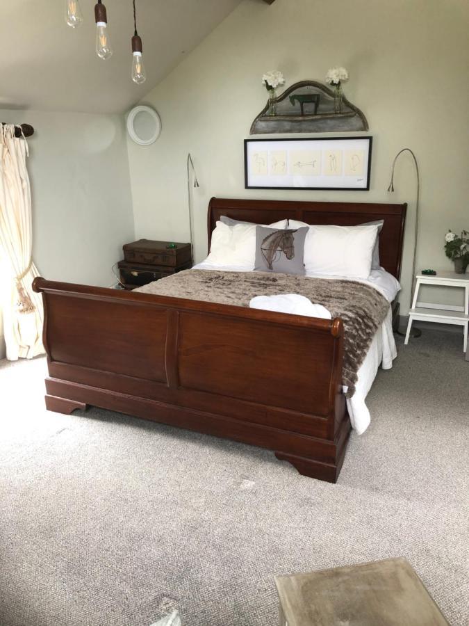 The Jockey Room Hideaway Spurstow Экстерьер фото